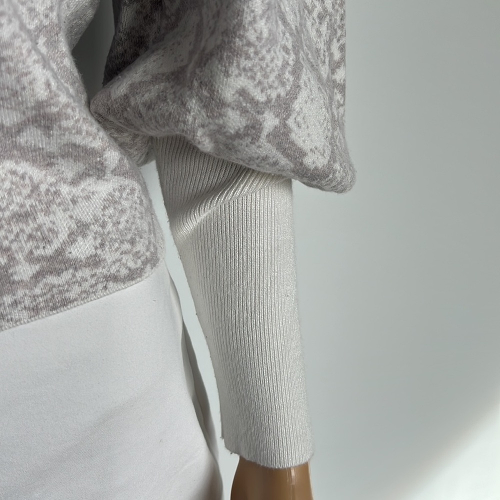 Express White Patterned Sweater - Picture 7 of 10